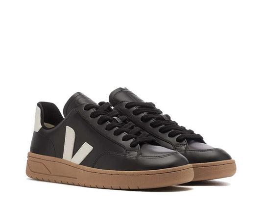 VEJA V-12 BLACK