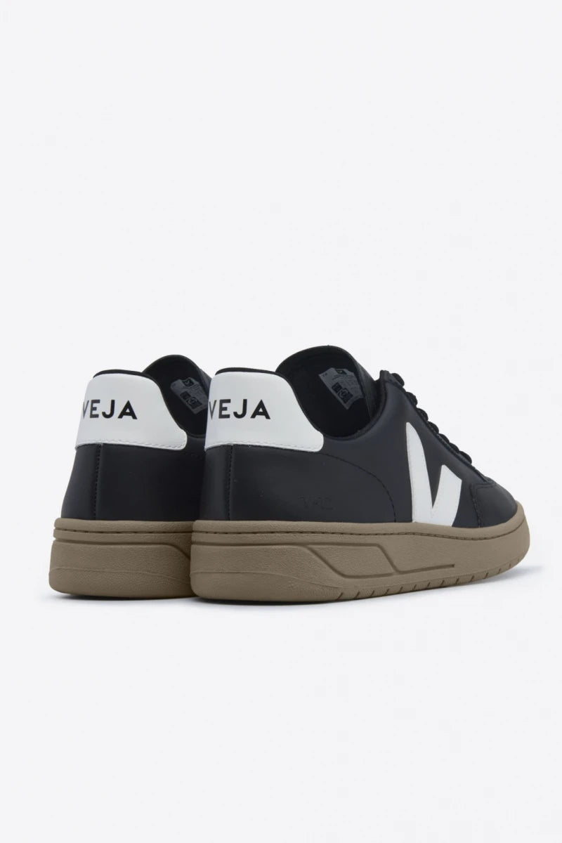 VEJA V-12 BLACK