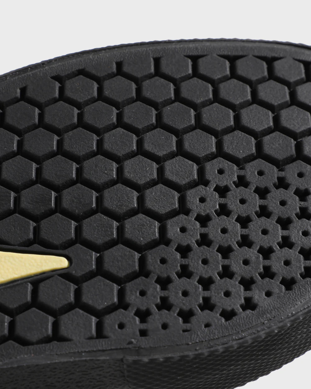 CAMBRIDGE WHITE BANANA BLACK