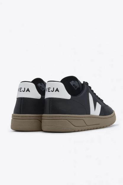 VEJA V-12 BLACK